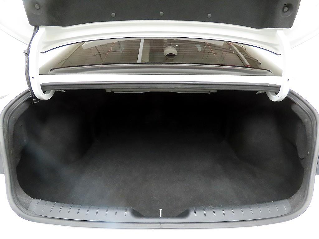 HYUNDAI Avante - Vista 5