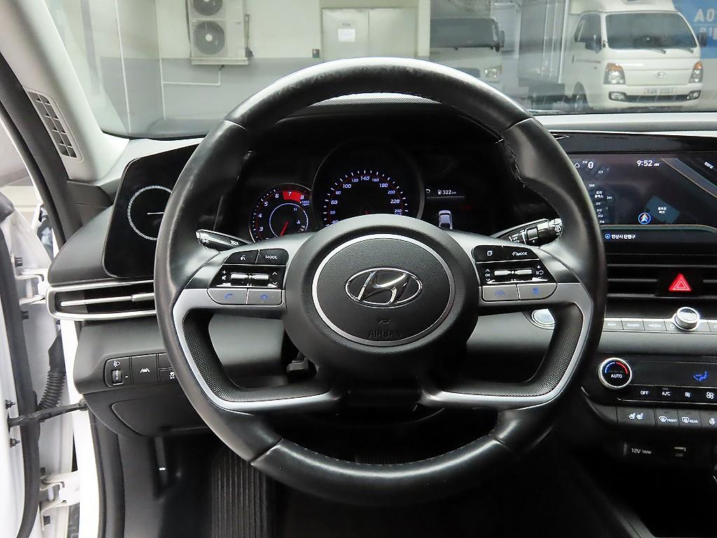 HYUNDAI Avante - Vista 8