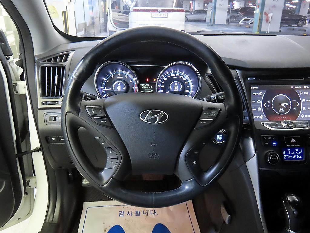HYUNDAI Sonata - Vista 8