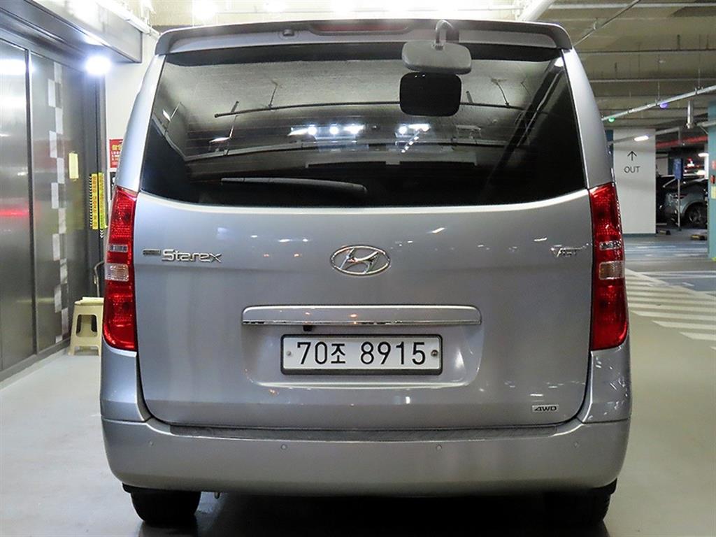 HYUNDAI Starex - Vista 5