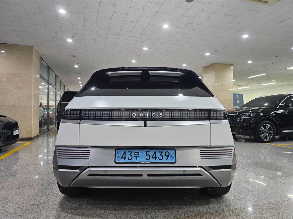 HYUNDAI Ioniq 5 - Vista 4