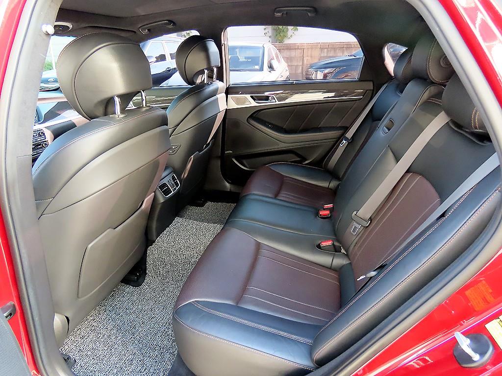 Genesis G80 - Vista 6