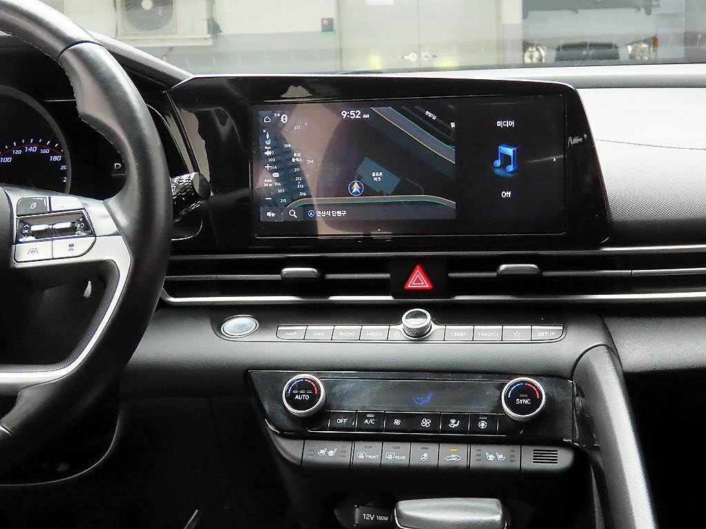 HYUNDAI Avante - Vista 10