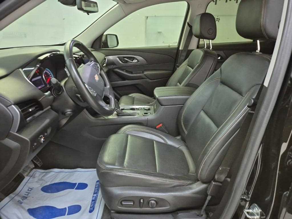 Chevrolet Travers - Vista 11