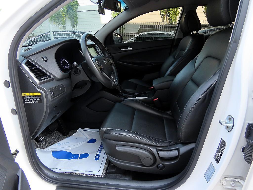 HYUNDAI Tucson - Vista 5