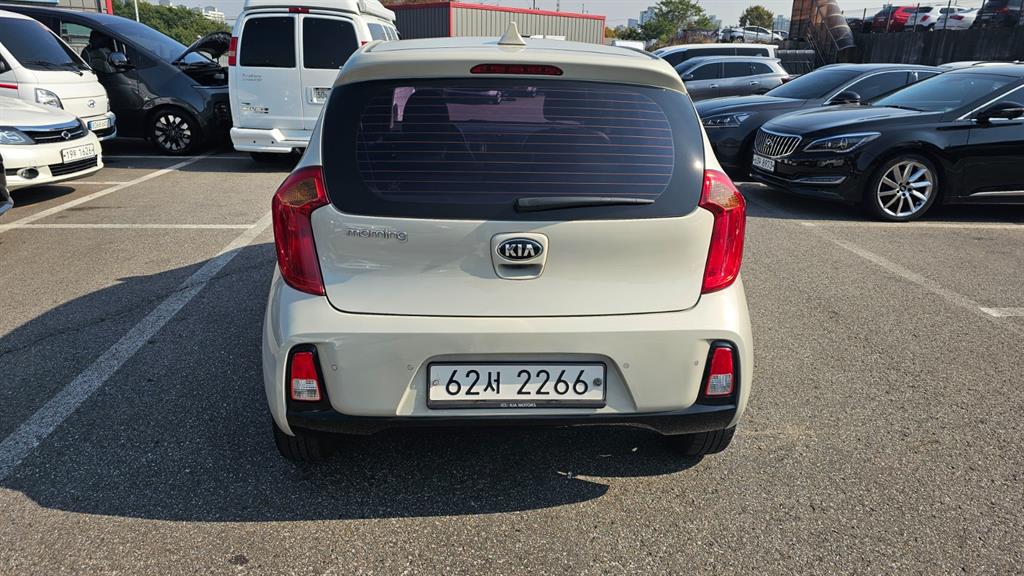 KIA Morning - Vista 5