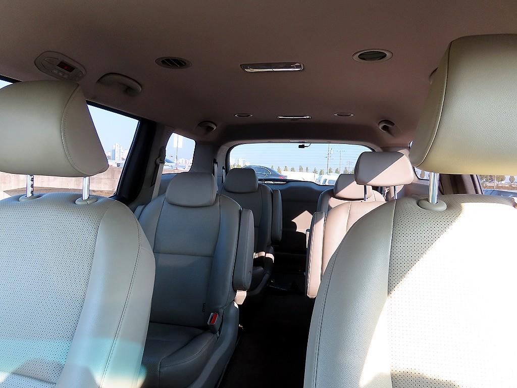 KIA Carnival - Vista 7