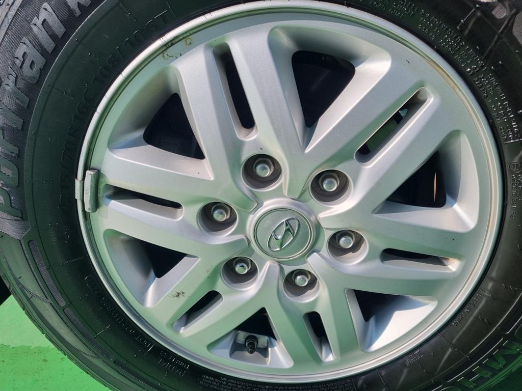 HYUNDAI Starex - Vista 5