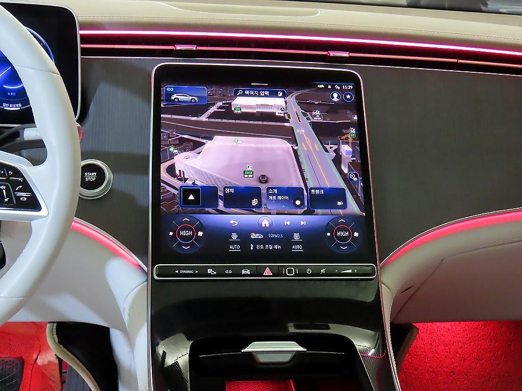 Mercedes Benz EQS - Vista 11