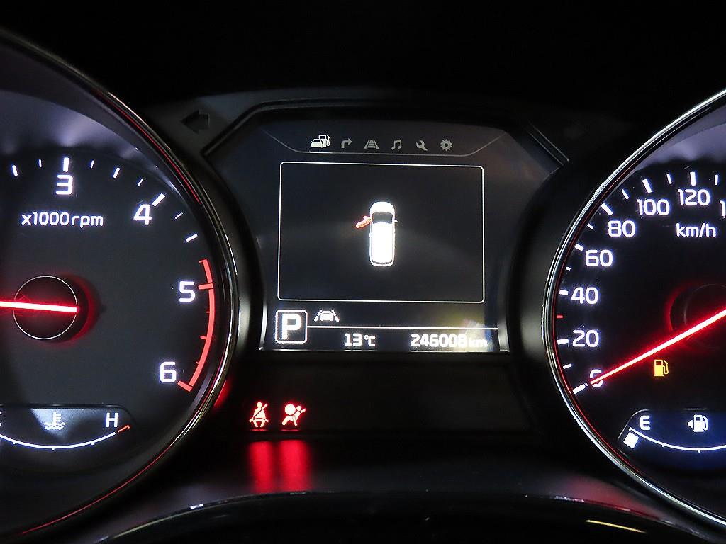 KIA Carnival - Vista 9