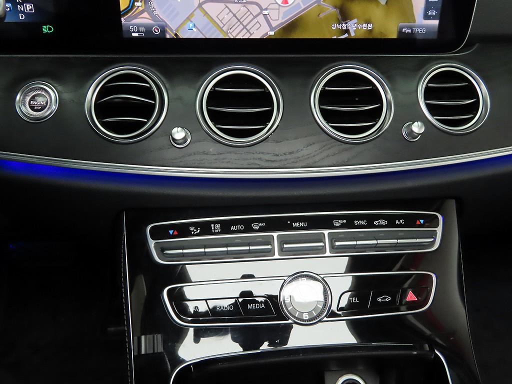 Mercedes Benz E class - Vista 10