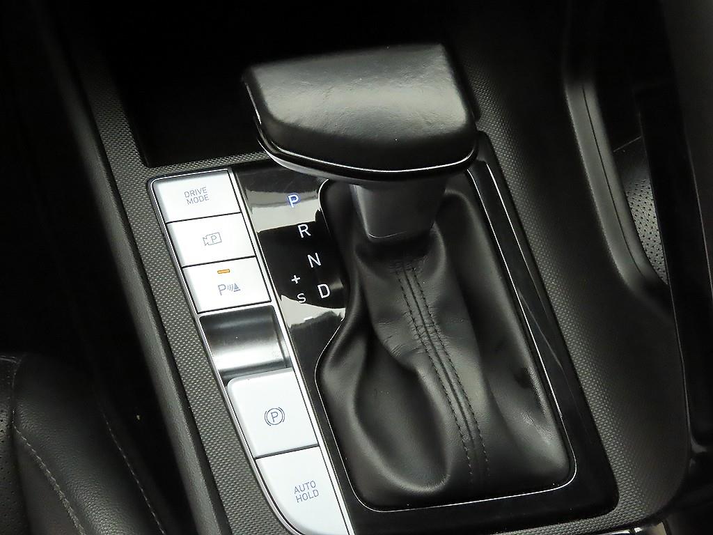 HYUNDAI Avante - Vista 11