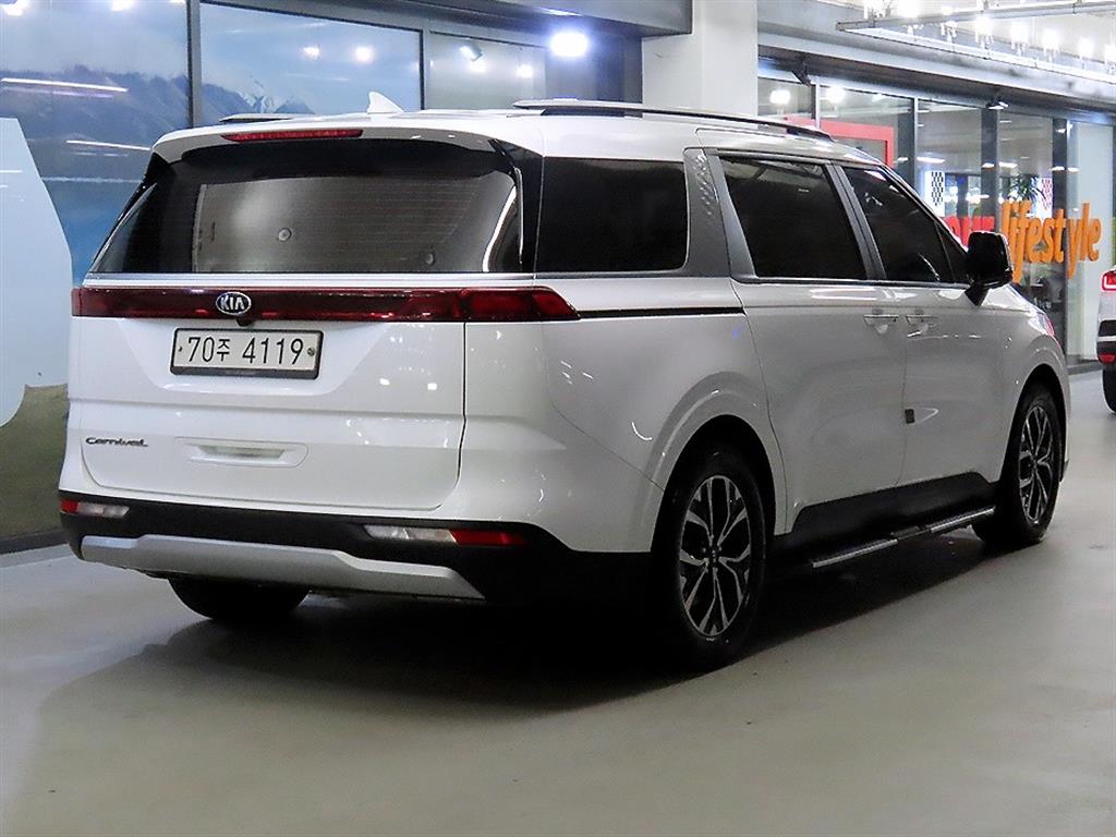 KIA Carnival - Vista 4