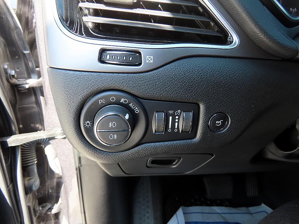 Jeep Cherokee - Vista 12