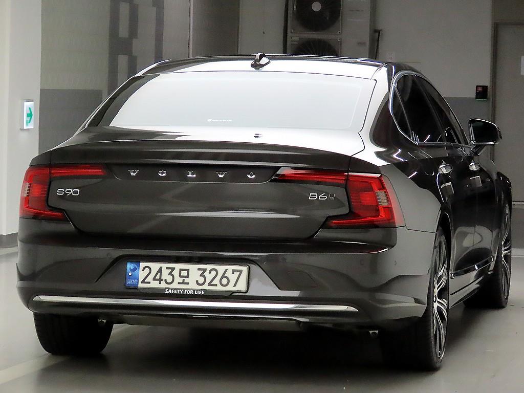 Volvo S90 - Vista 4