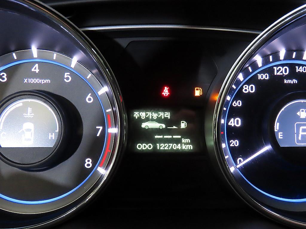 HYUNDAI Sonata - Vista 9