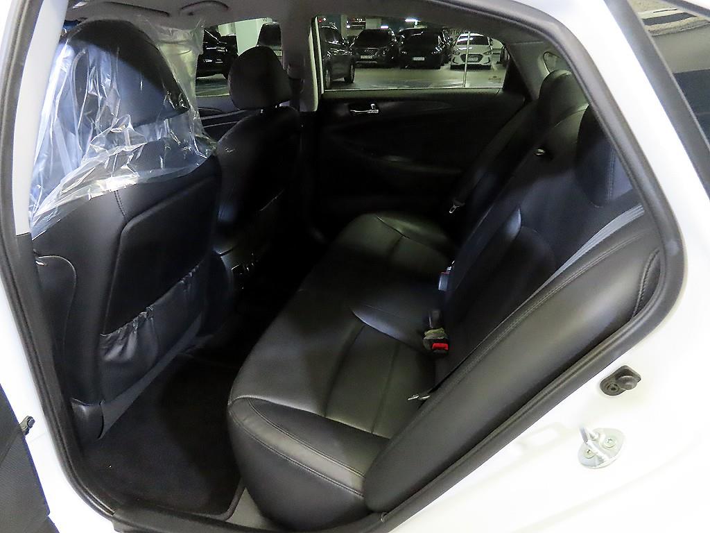 HYUNDAI Sonata - Vista 7