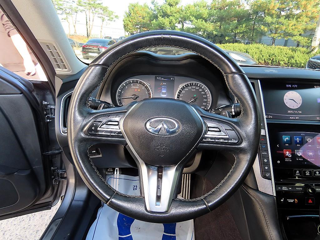 Infiniti Q - Vista 8