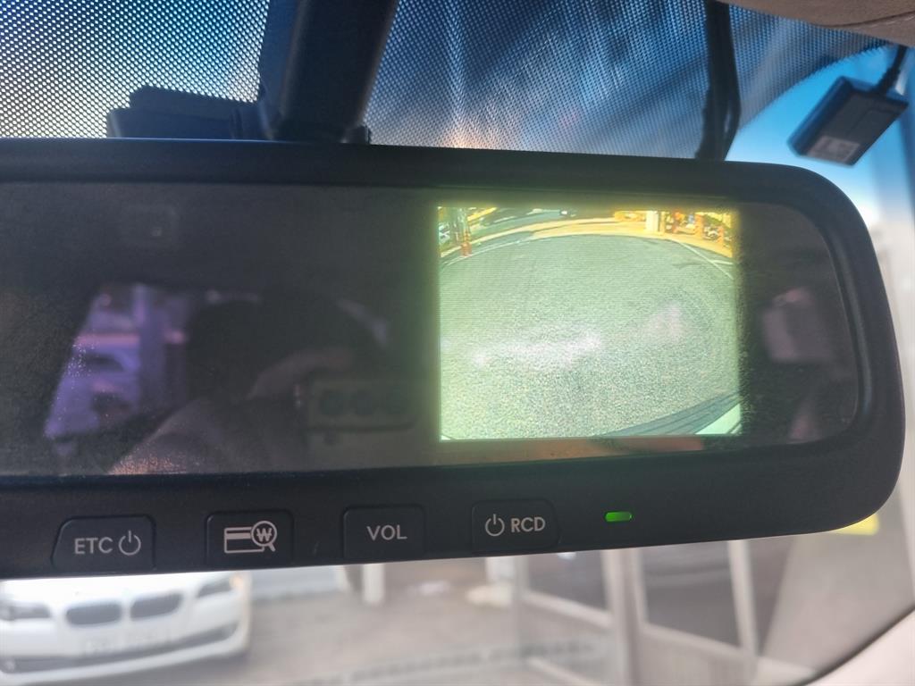 KIA Carnival - Vista 11