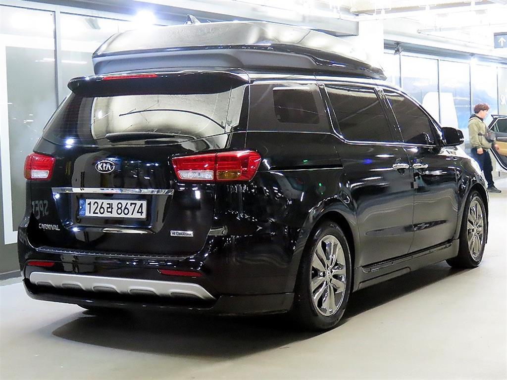 KIA Carnival - Vista 4