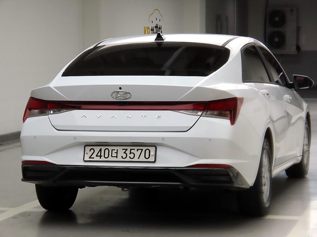 HYUNDAI Avante - Vista 4