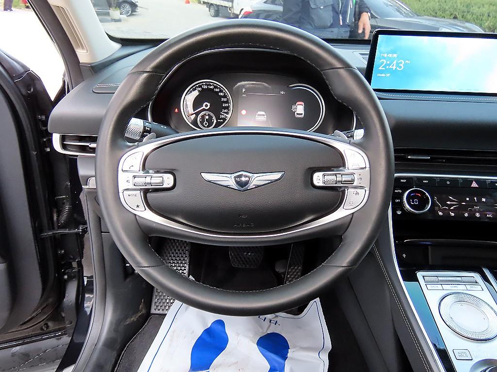 Genesis GV80 - Vista 8