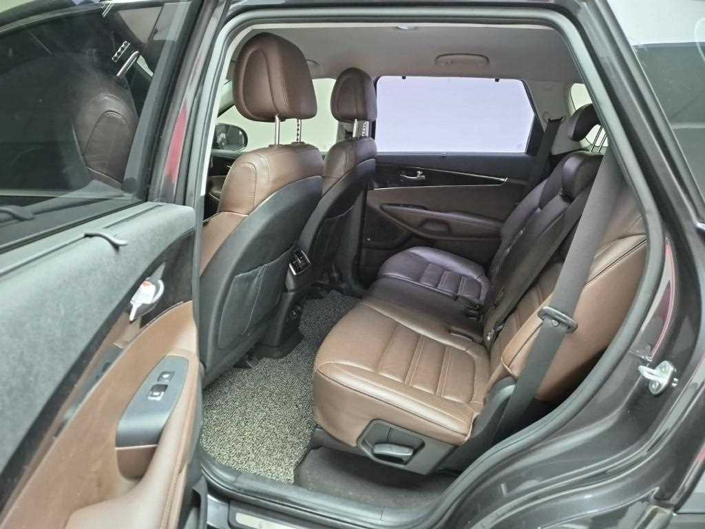 KIA Sorento - Vista 12