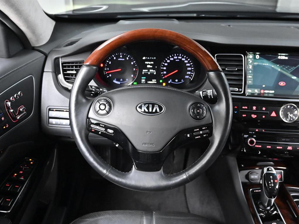 KIA K9 - Vista 11