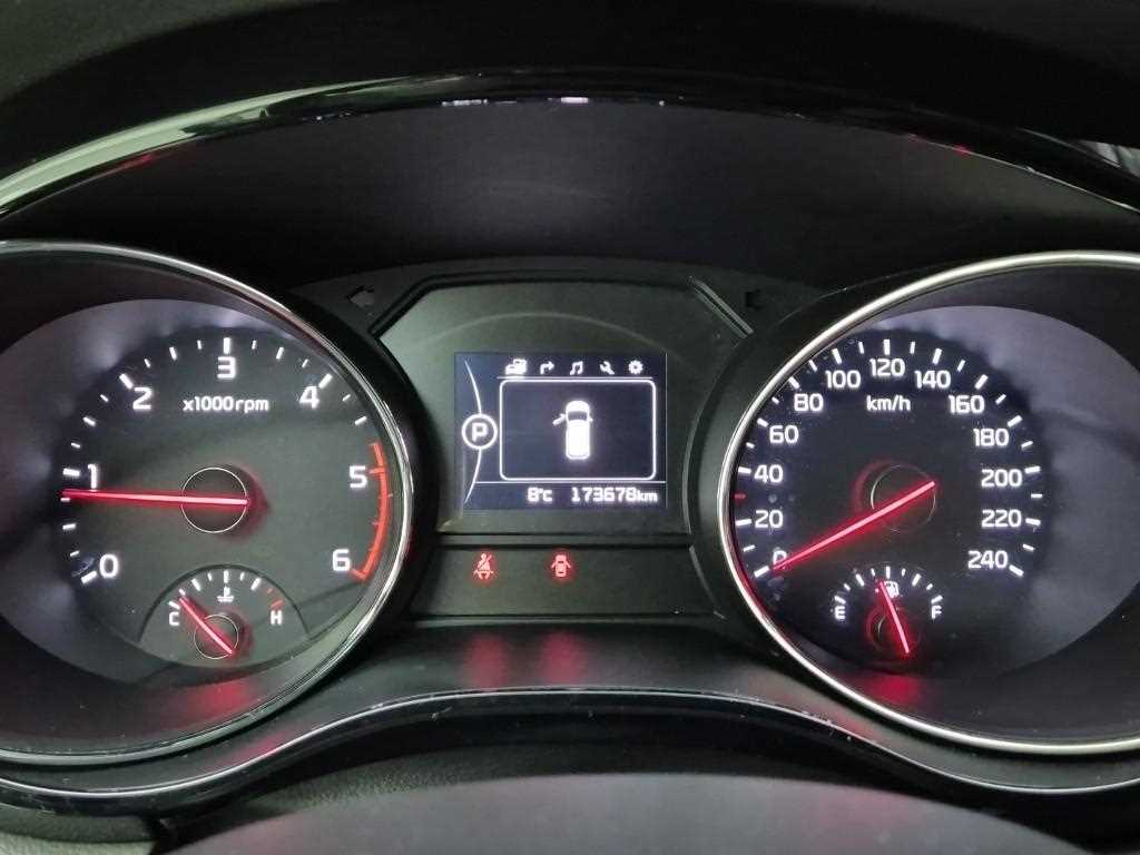 KIA Carnival - Vista 6