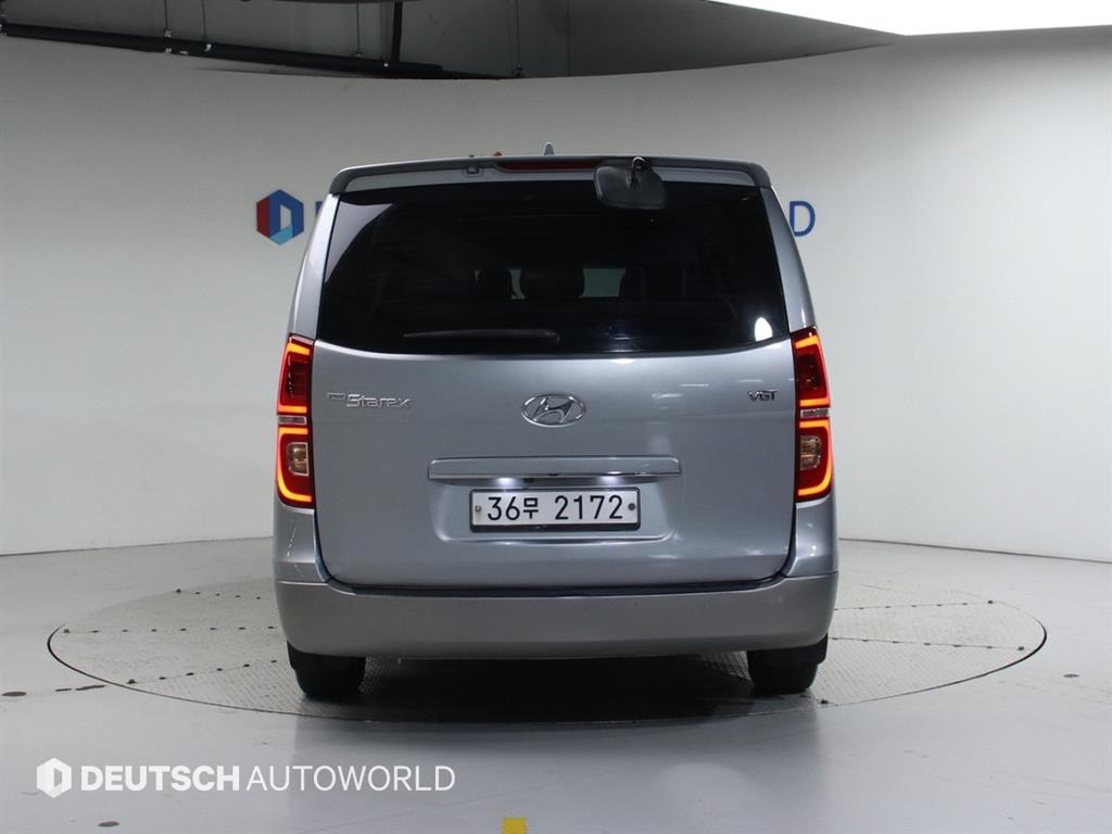 HYUNDAI Starex - Vista 4
