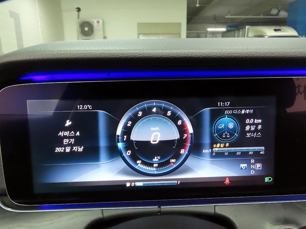 Mercedes Benz E class - Vista 6