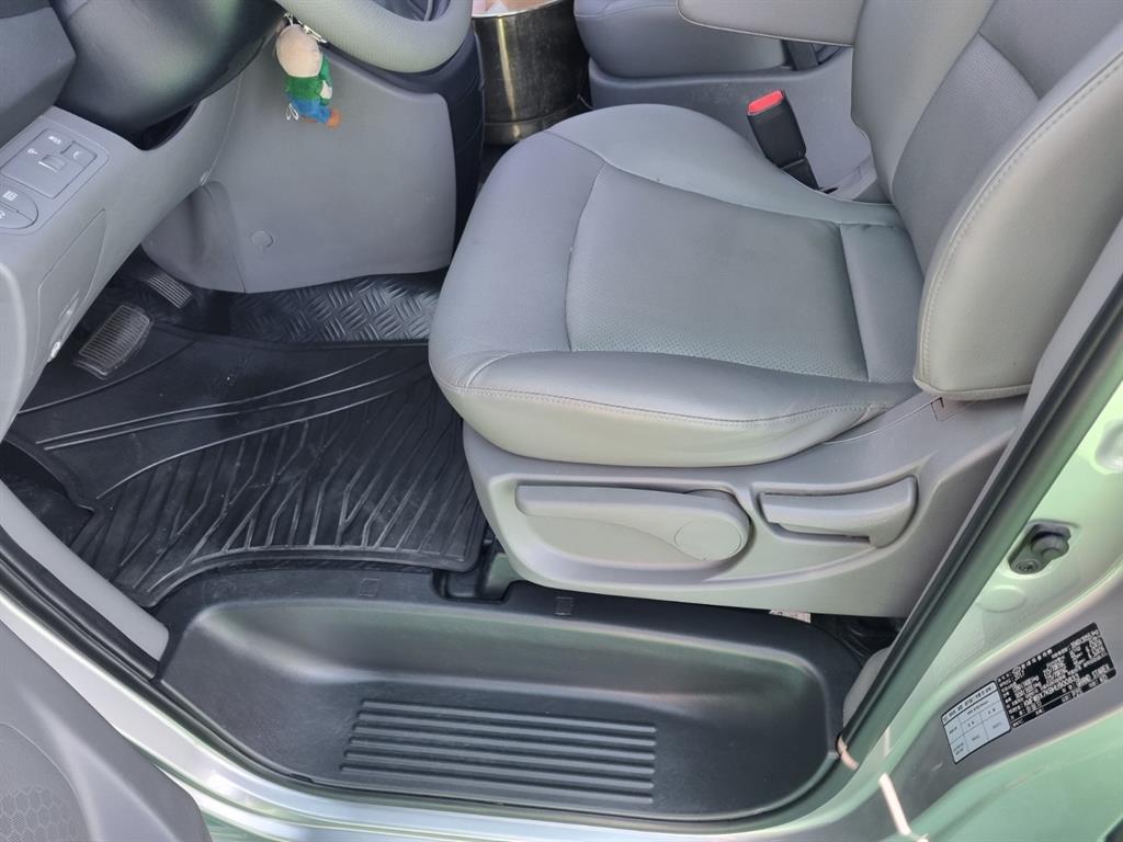 HYUNDAI Starex - Vista 11