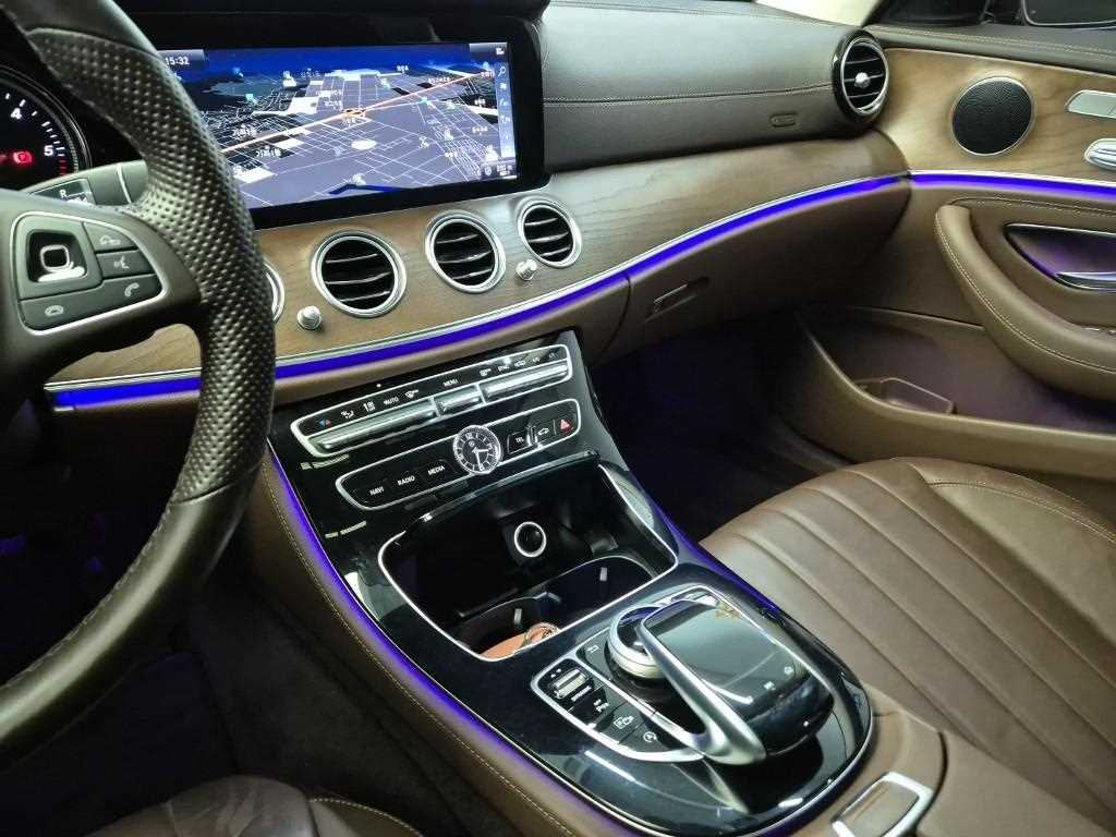 Mercedes Benz E class - Vista 10