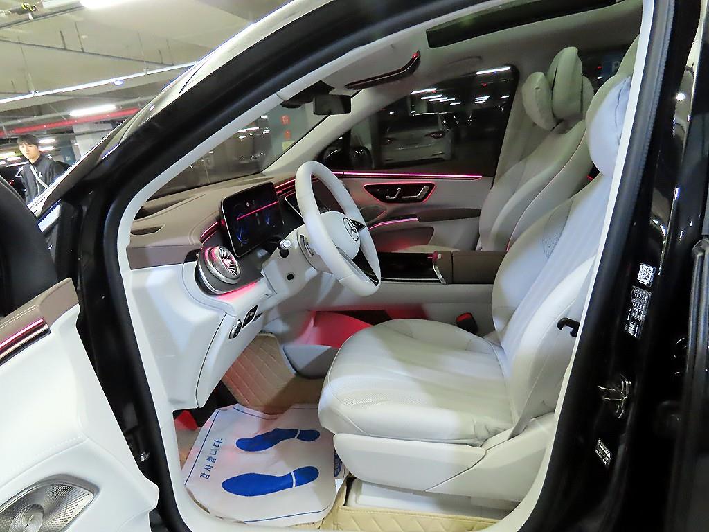 Mercedes Benz EQS - Vista 6