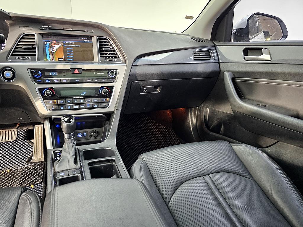 HYUNDAI Sonata - Vista 10