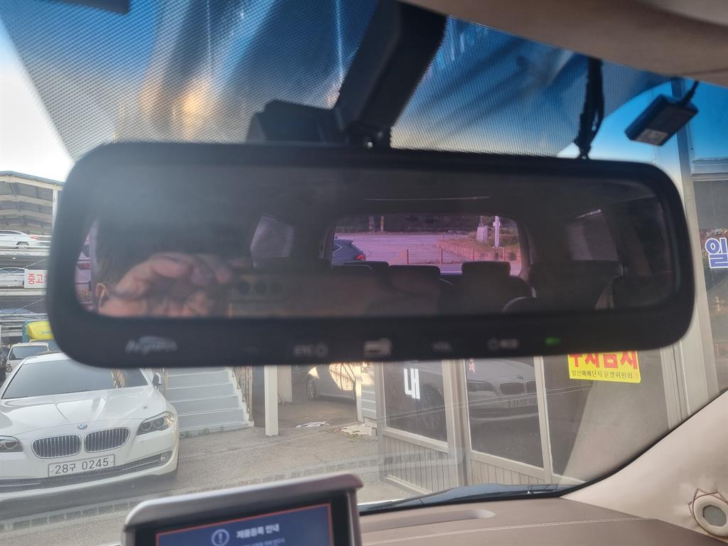 KIA Carnival - Vista 12