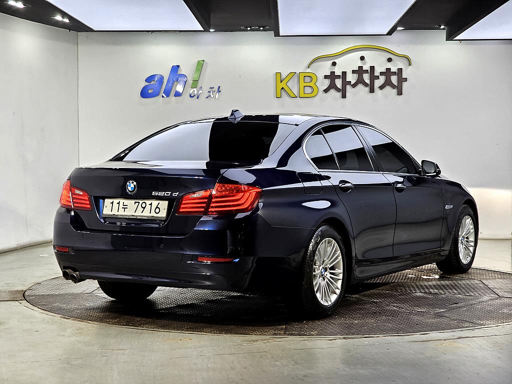 BMW 5 Series - Vista 4