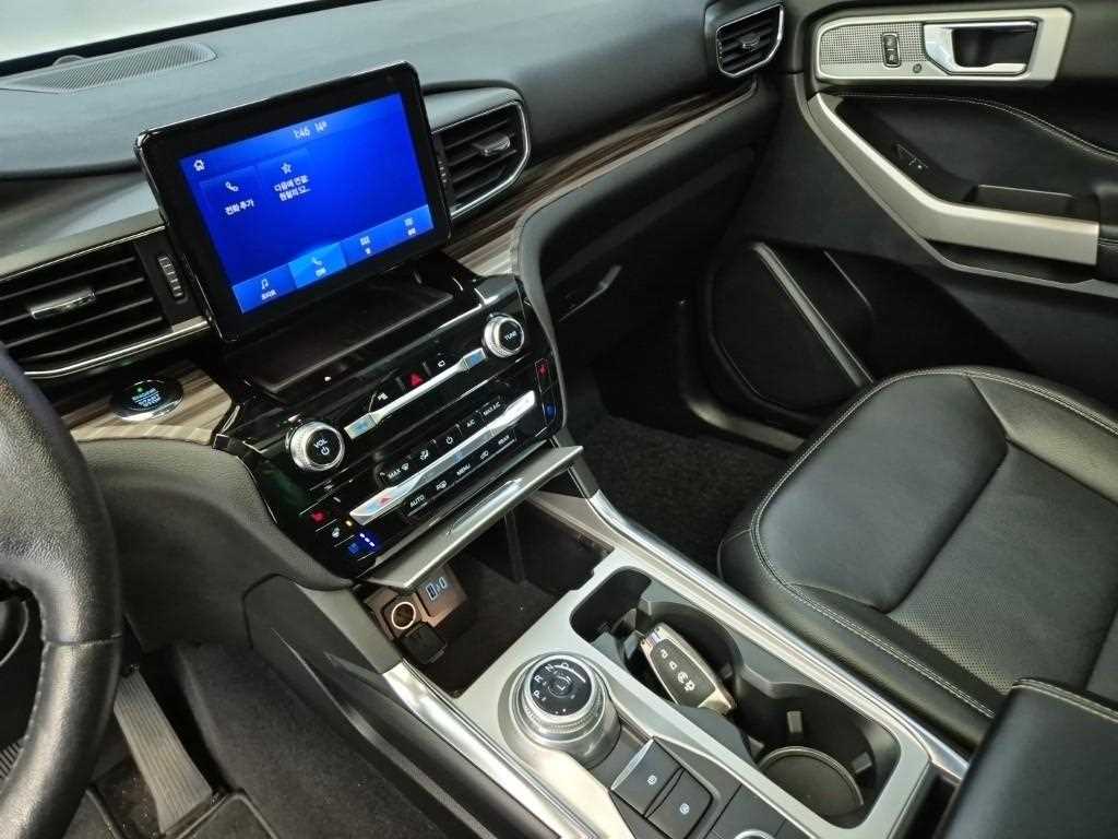 Ford Explorer - Vista 10