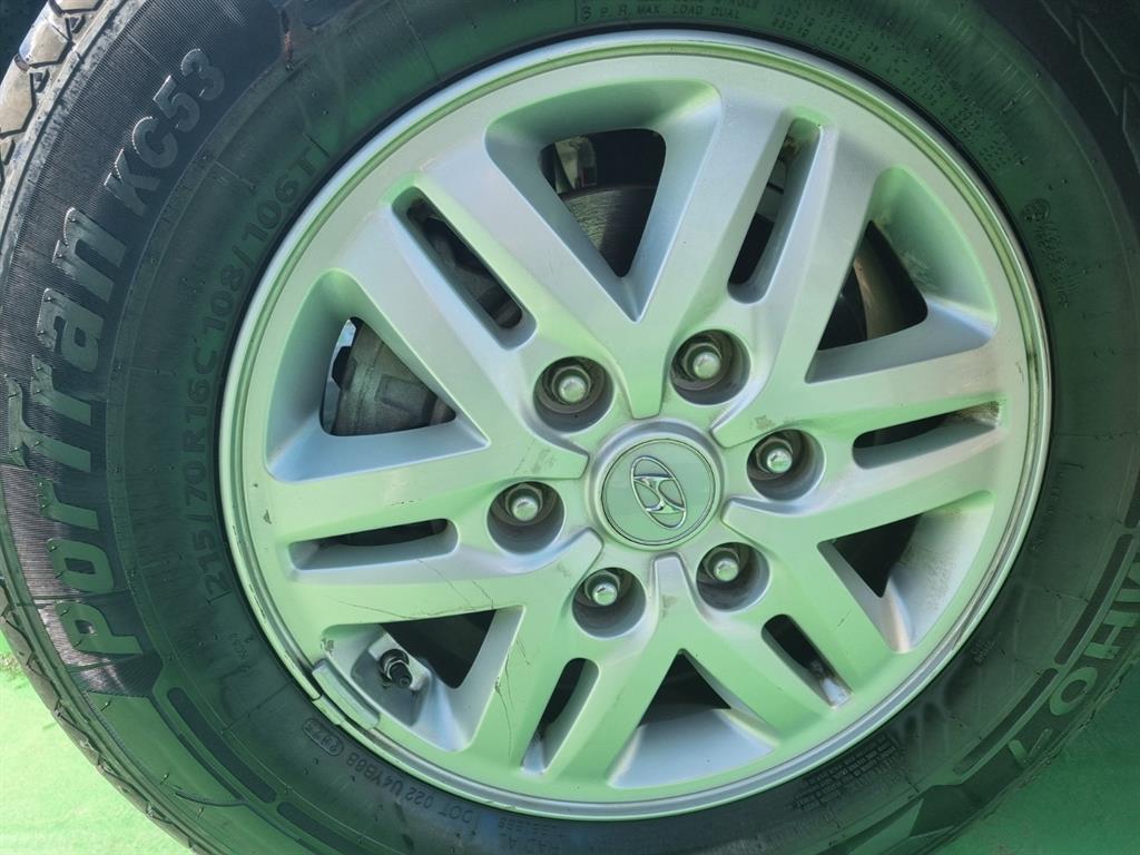 HYUNDAI Starex - Vista 6