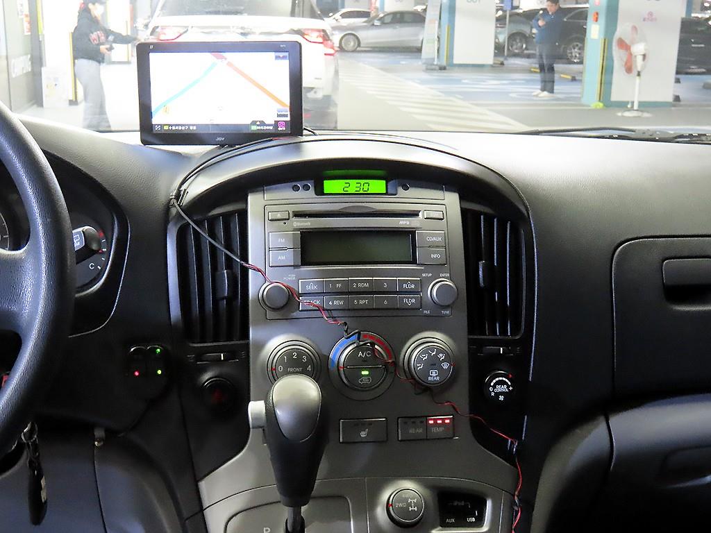 HYUNDAI Starex - Vista 11