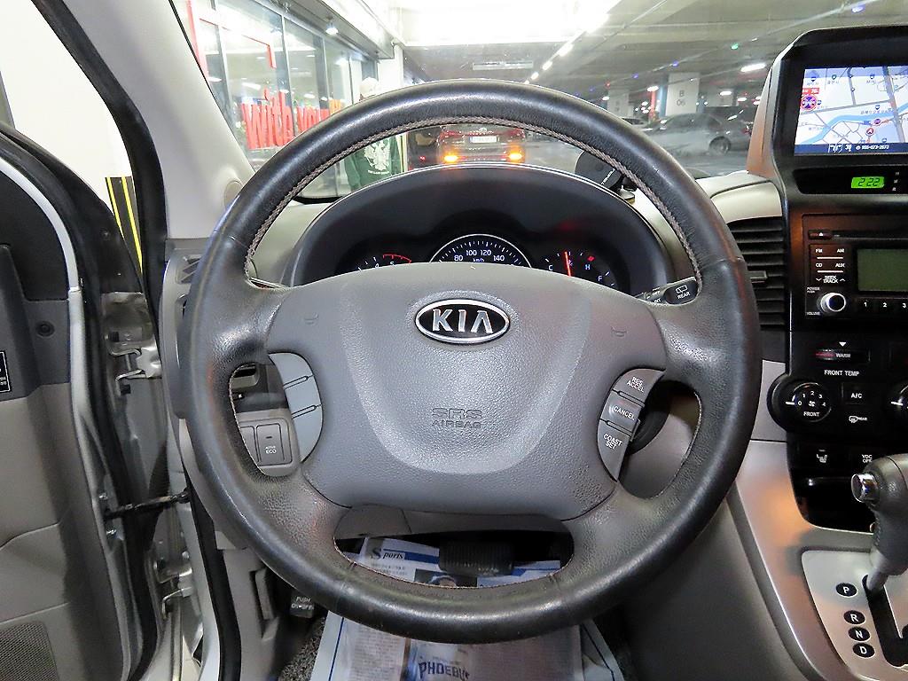 KIA Carnival - Vista 8