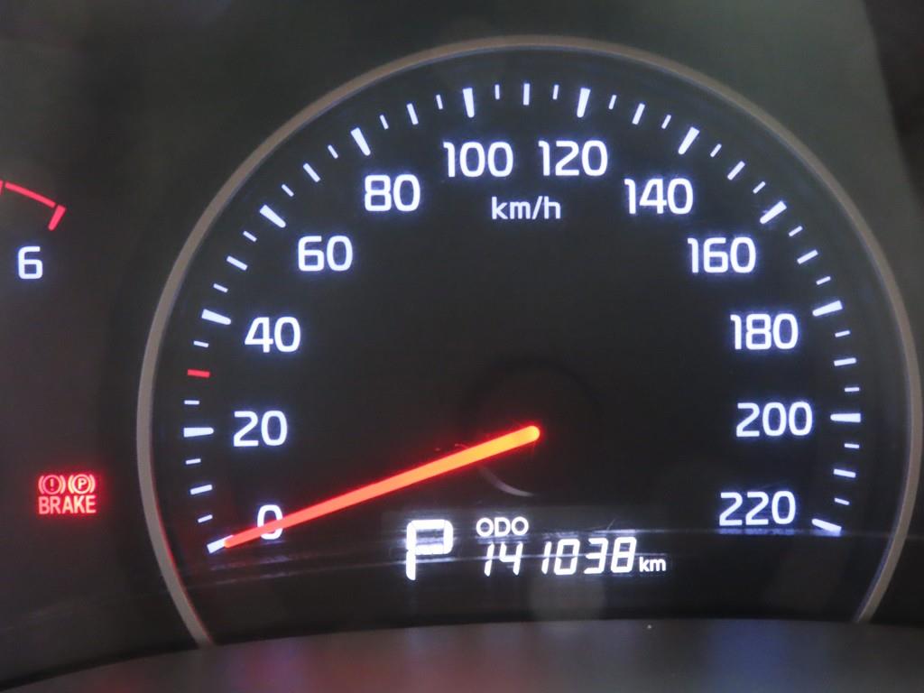 KIA Carnival - Vista 10