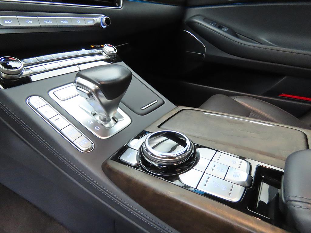 Genesis G90 - Vista 11