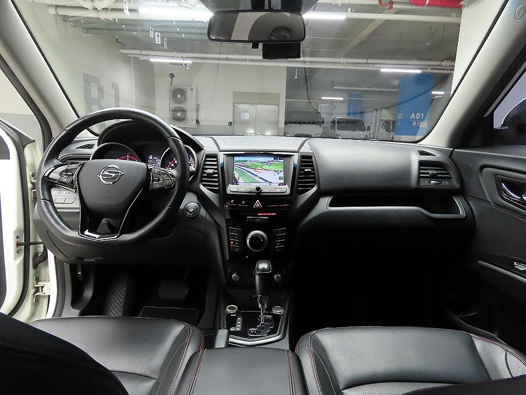 Ssangyong Tivoli - Vista 8