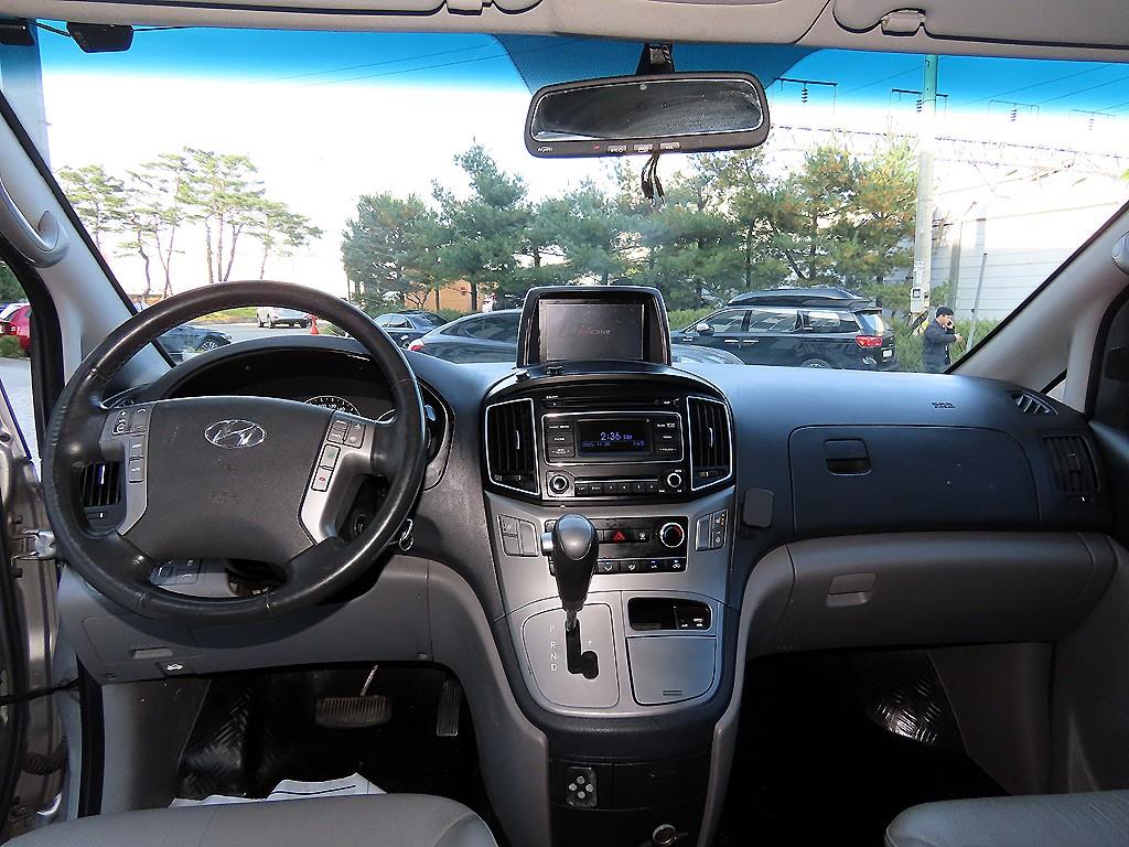 HYUNDAI Starex - Vista 7