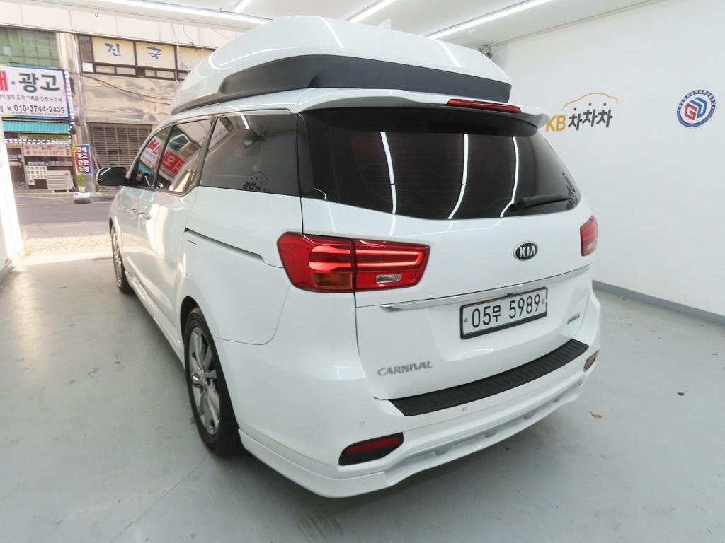 KIA Carnival - Vista 4