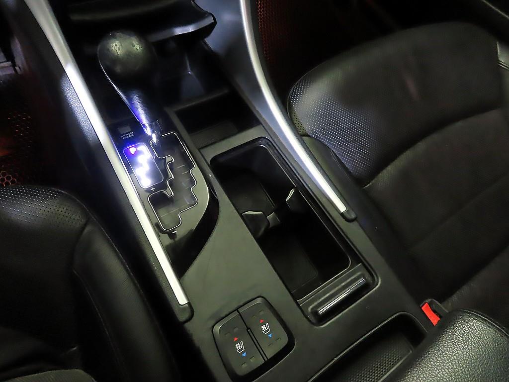 HYUNDAI Sonata - Vista 12