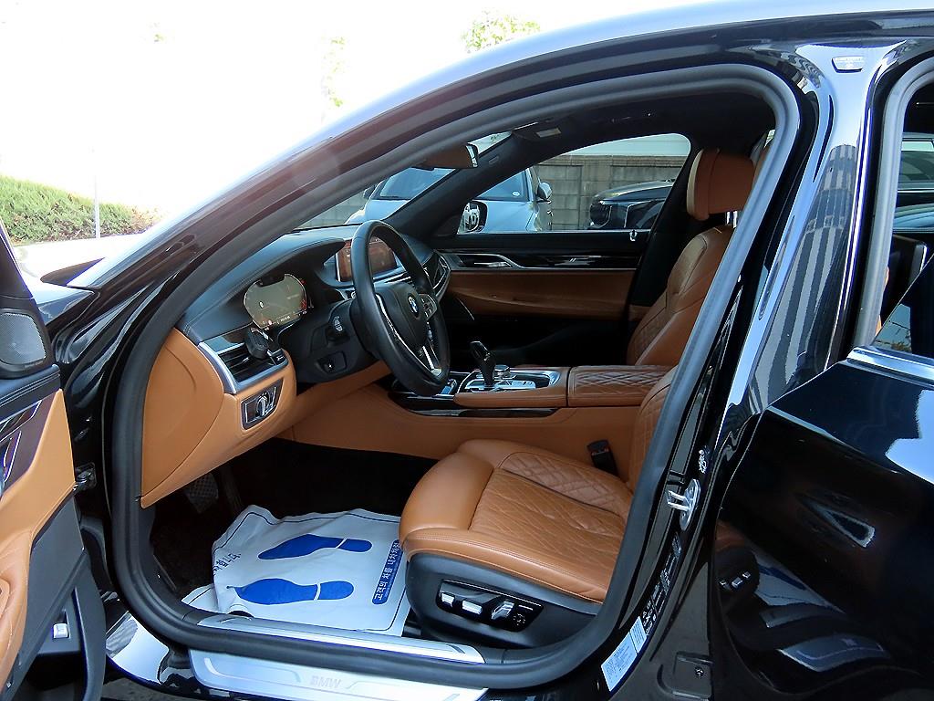 BMW 7 Series - Vista 5