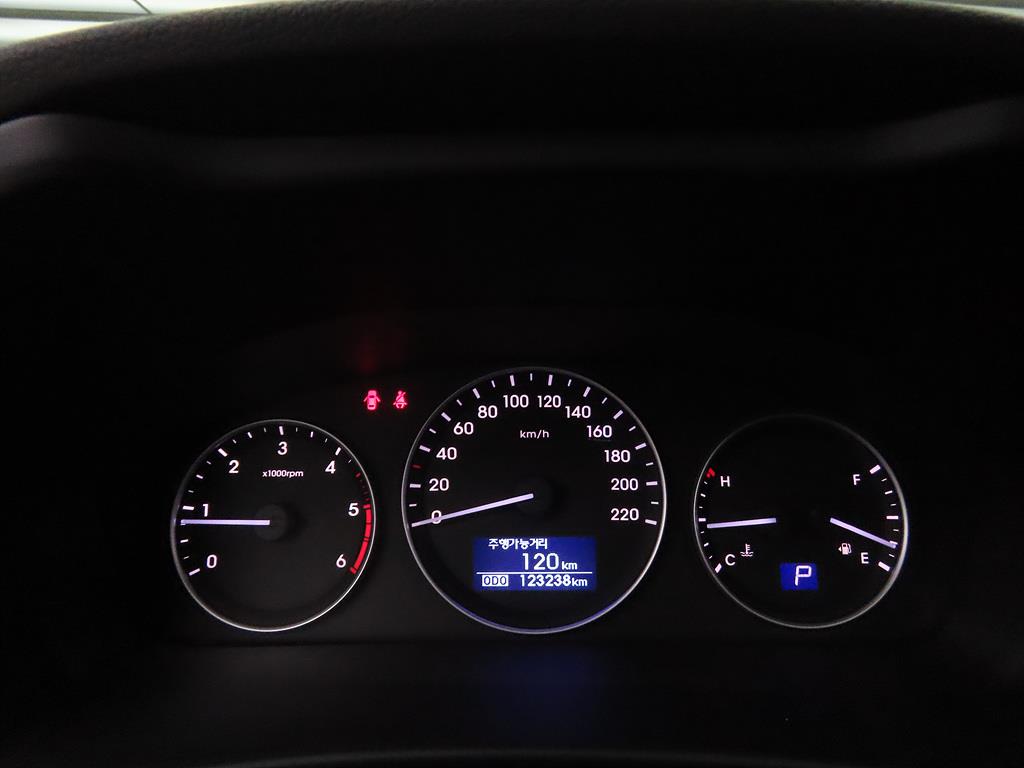 HYUNDAI Starex - Vista 10