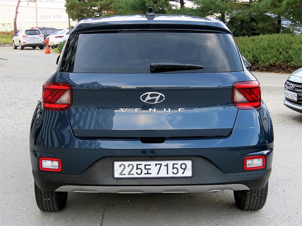 HYUNDAI Venue - Vista 4